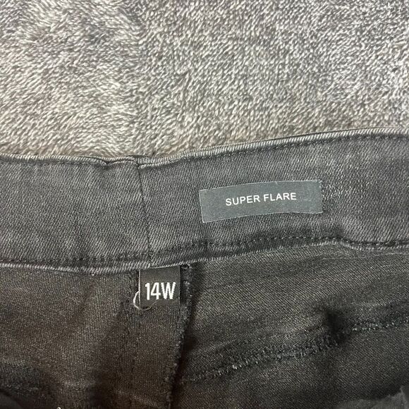 Judy Blue High-Rise Super Flare Black Denim Jeans Women's 14W Raw Hem JB88116 - Picture 3 of 11